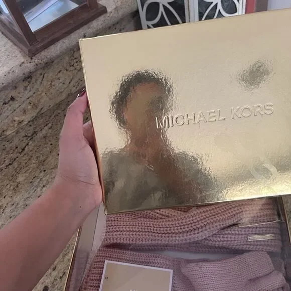 New Michael Kors warm weather accessories - Picture 4 of 4